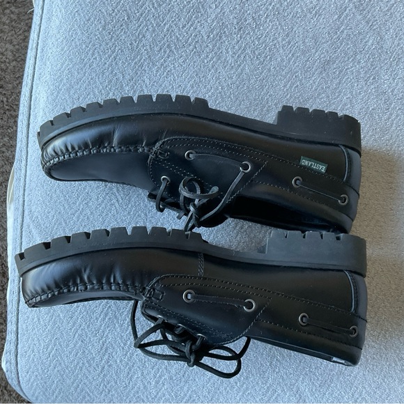 Eastland Men's Classic Black Leather Oxfords - Picture 4 of 8